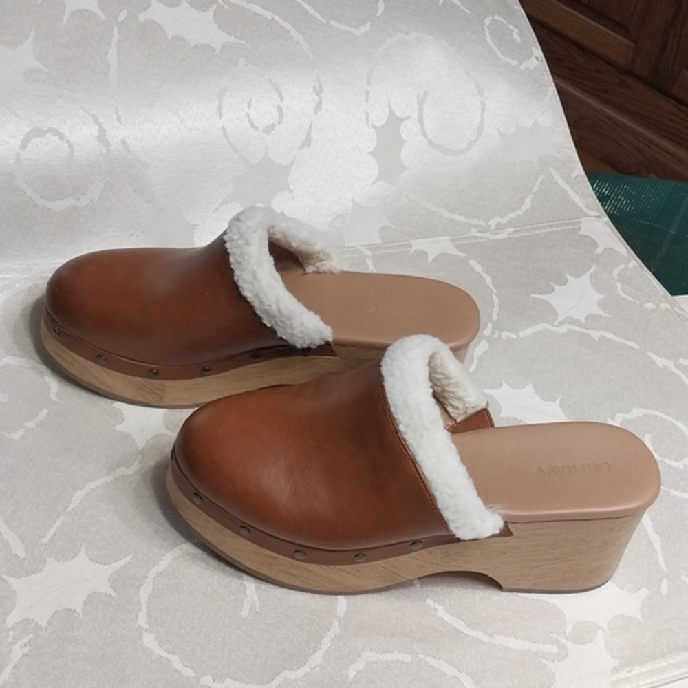 Old Navy NWOT Women's Size 7 Faux Leather Sherpa Trim Mules Clogs Y2K Brown - Picture 5 of 12